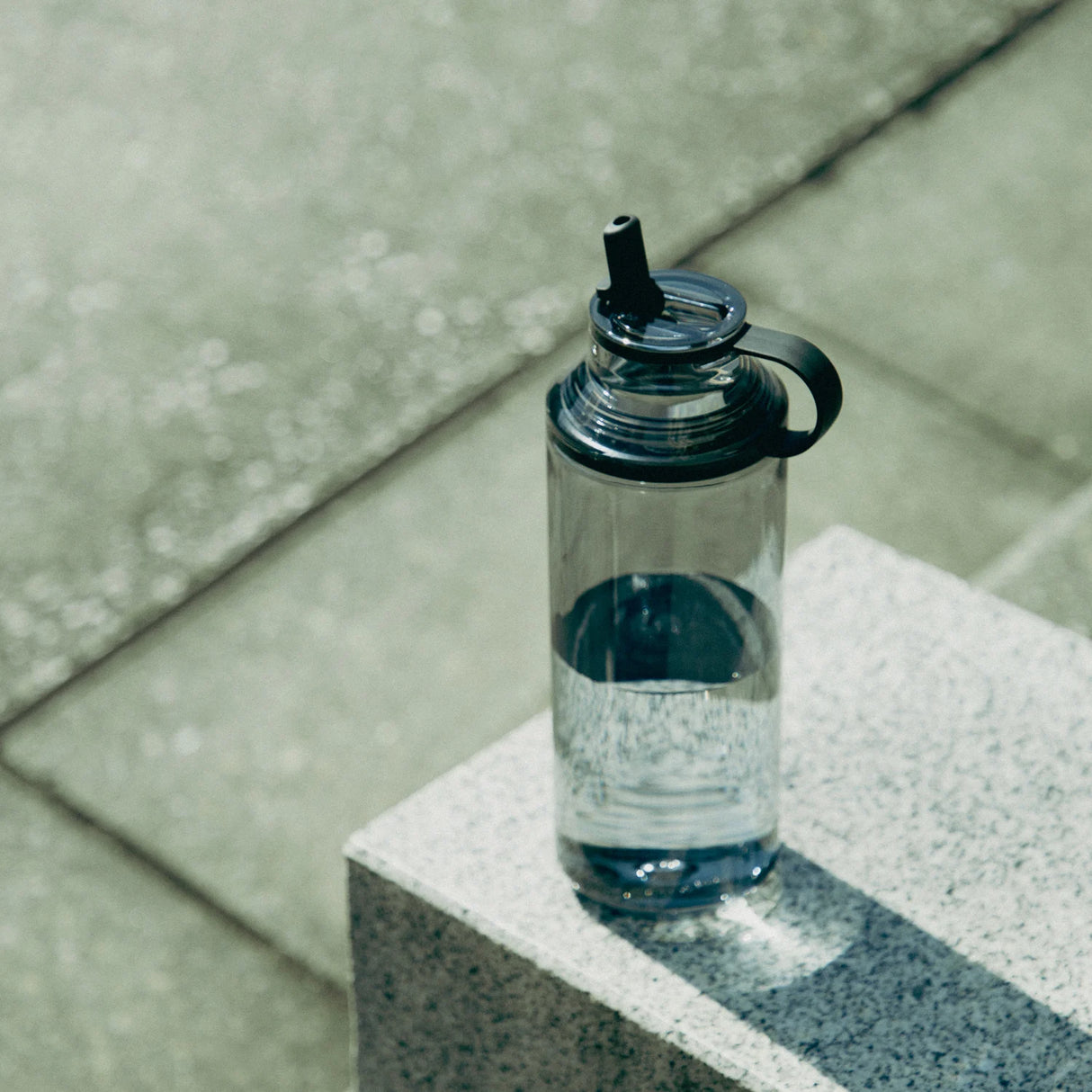 KINTO Trinkflasche KINTO "Active Bottle" | 950ml | Smoke | Modern & Wiederverwendbar