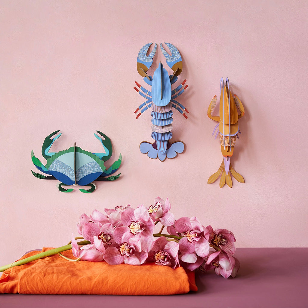 studio ROOF Wanddeko "Lavender Lobster" | studio ROOF| Recycelter Karton