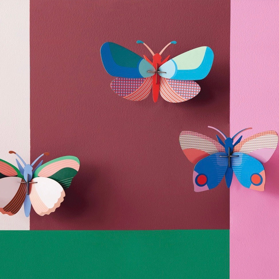 studio ROOF Wanddeko "Lily Butterfly" | studio ROOF| Recycelter Karton
