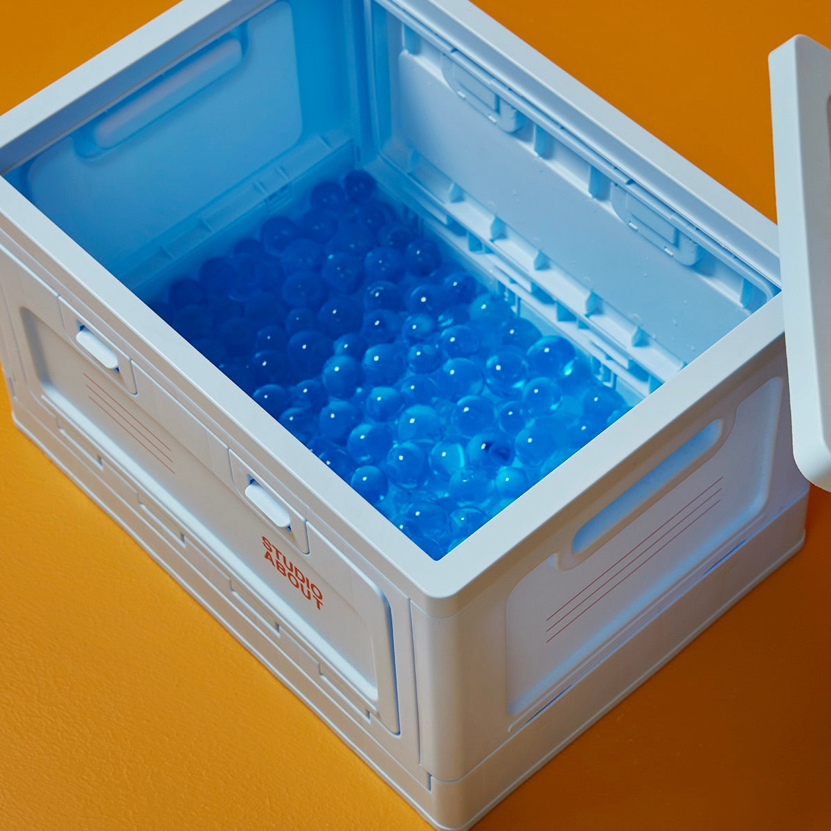 Studio About Aufbewahrungsbox Studio About "Medium" | Light Blue Kunststoff | Platzsparend & Elegant