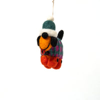 WRAP Filzanhänger WRAP “Toots, Dog in a Hat” | Filzanhänger mit Hund und Winterhut