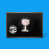 Macon&Lesquoy Brosche „Glass of Rosé“ | Handbestickt | Macon&Lesquoy