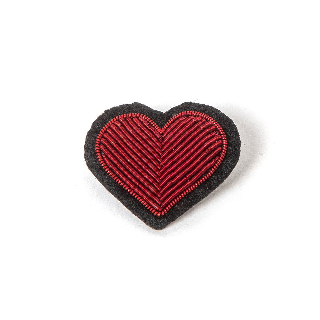 Macon&Lesquoy Brosche „Red Heart“ | Handbestickt | Macon&Lesquoy