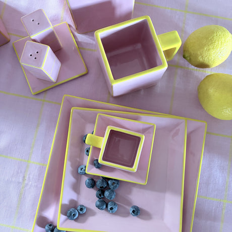 Table Machine Tischdecke “Tile” 300 x 150 cm Pink & Yellow | Großformat Design | Table Machine