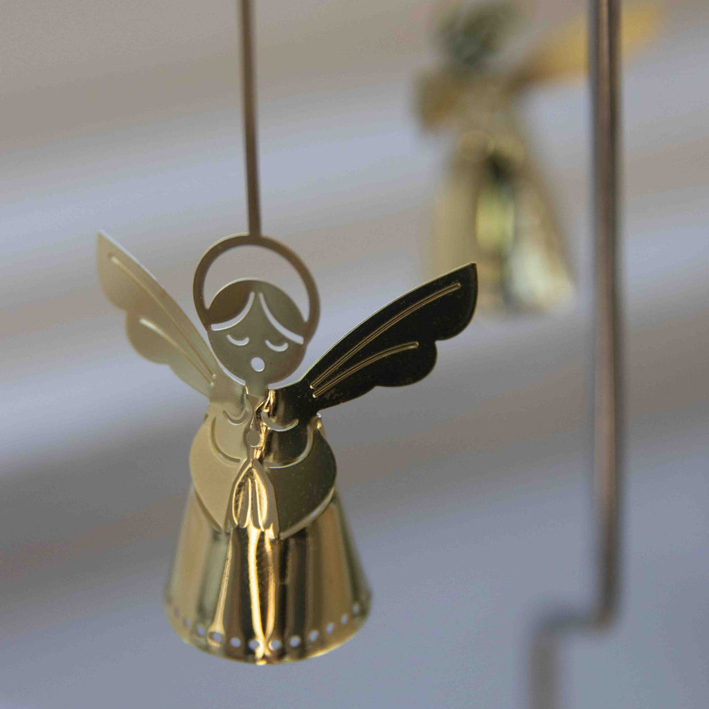Pluto Design Engelspiel “Singing Angel” | Goldener Engel mit Klang | Pluto Design