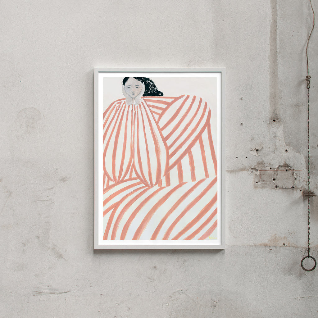 Sofia Lind Still Waiting (50 x 70 cm) | Fine Art Print von Sofia Lind weiß