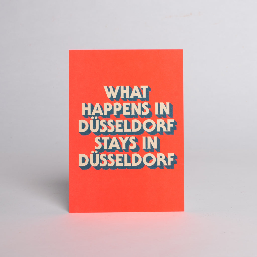 Edition SCHEE Postkarte "What happens in Düsseldorf..."