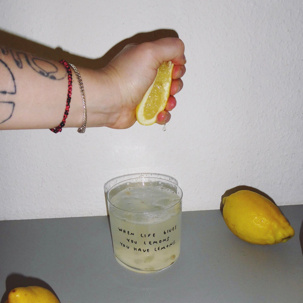 YAHYA Studio Trinkglas "When life gives you lemons"