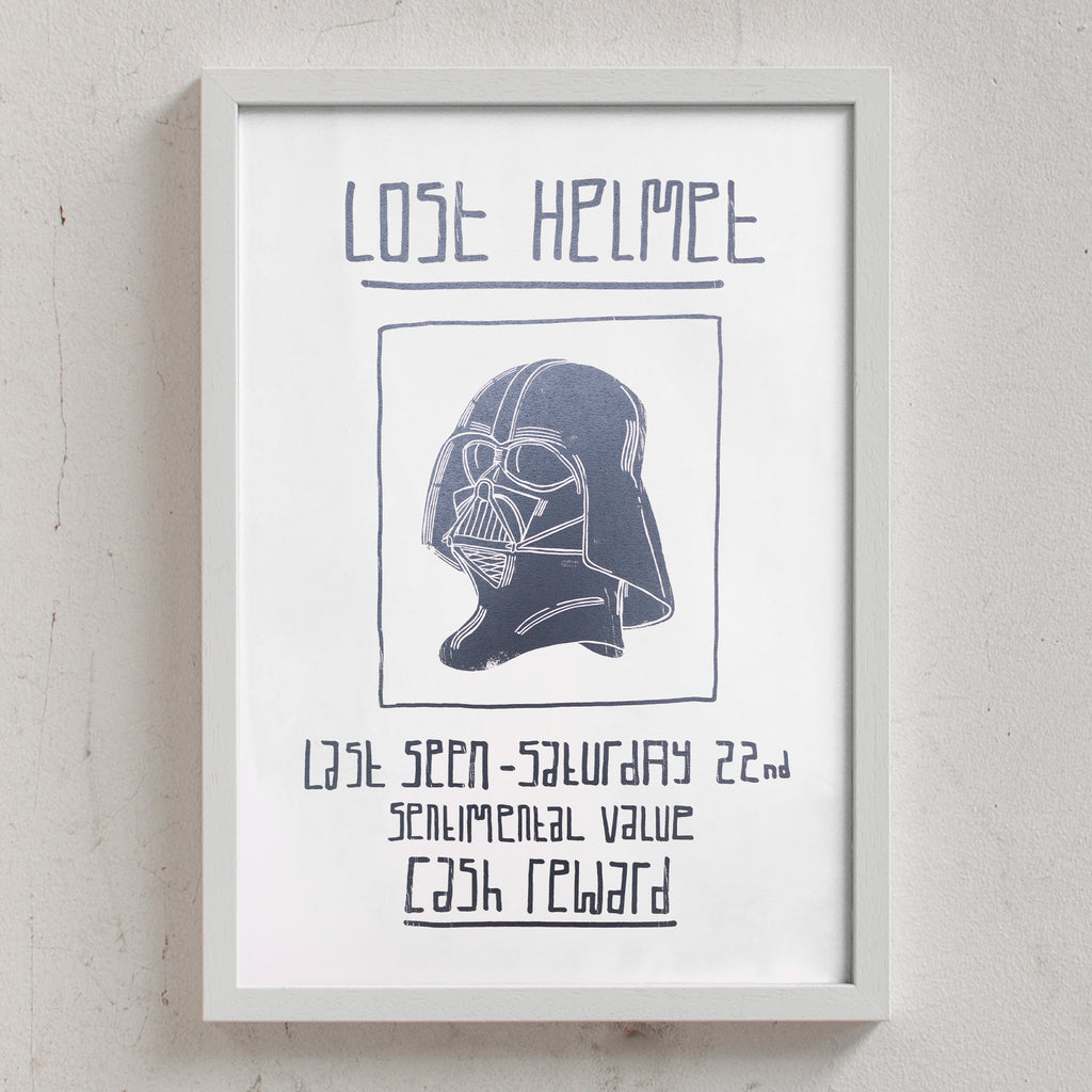 HAPPY HOUR PRINTS Vader's Lost Helmet (Din A3) weiß